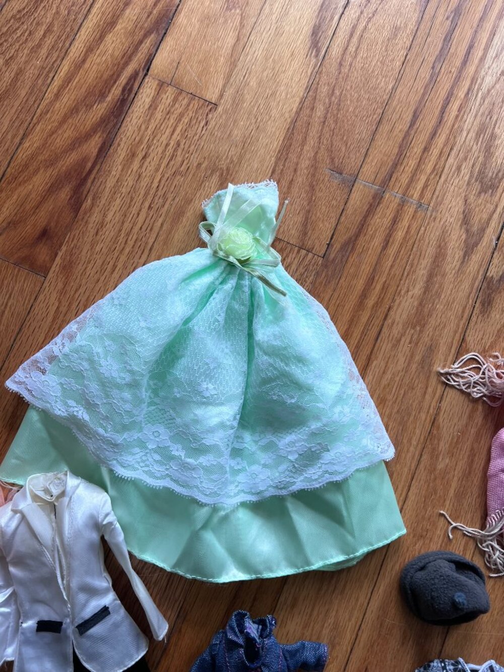 Large Barbie Doll Clothes Lot Mixed Dresses & Outfits Play Condition - Picture 3 of 15